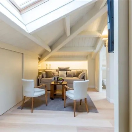 900 Отель Джулианова