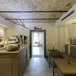 Hotel 900